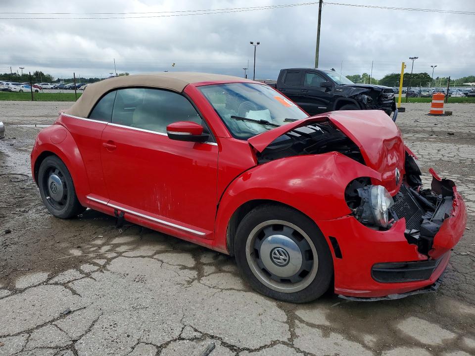 Photo 4 from auction – 2013 VOLKSWAGEN BEETLE with VIN 3VW5P7AT7DM800328