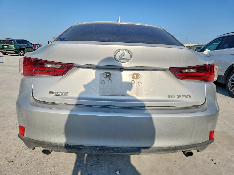 Photo 6 from auction – 2015 LEXUS IS with VIN JTHBF1D2XF5051167