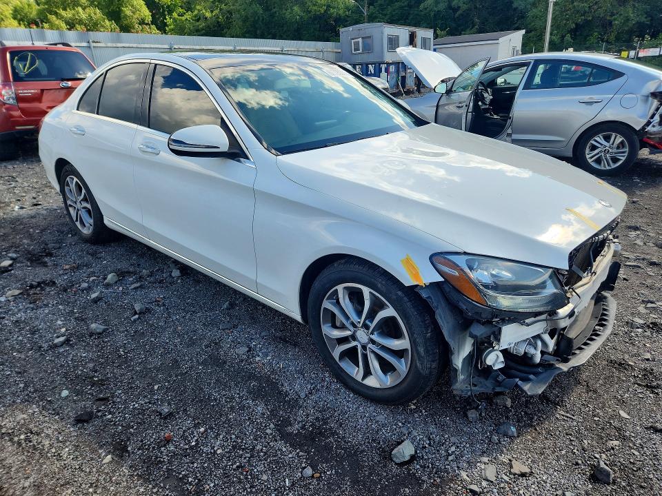 Photo 4 from auction – 2017 MERCEDES-BENZ C with VIN WDDWF4KB2HR285473