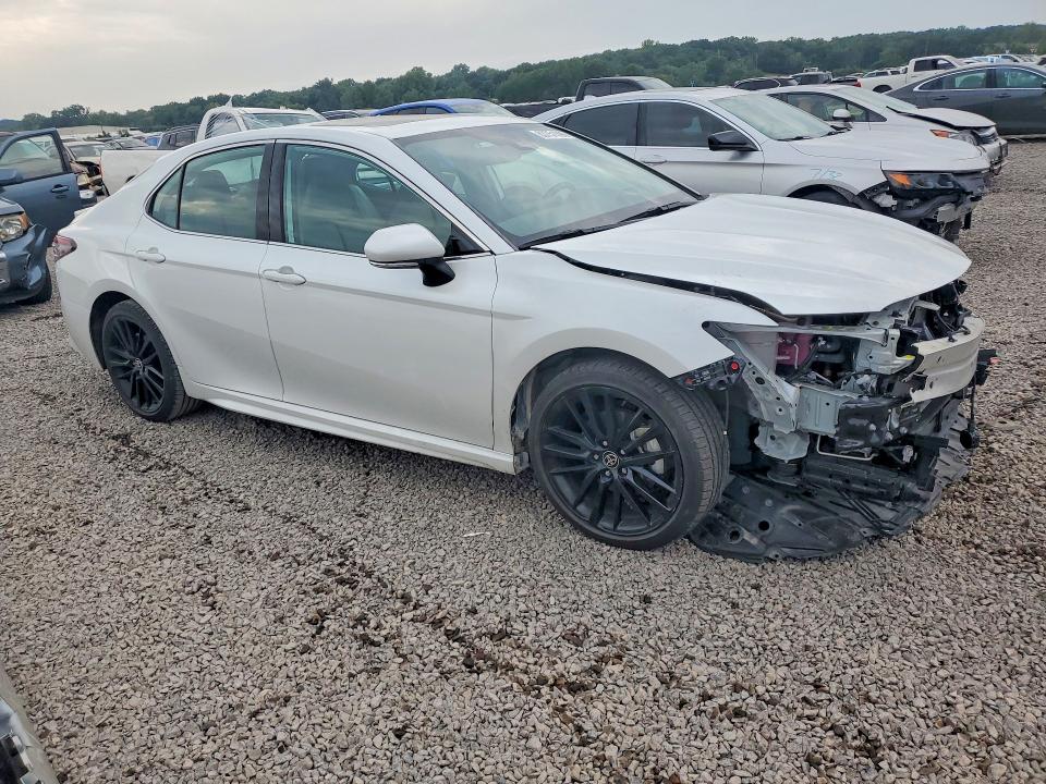 Photo 4 from auction – 2024 TOYOTA CAMRY with VIN 4T1K31AK1RU620833