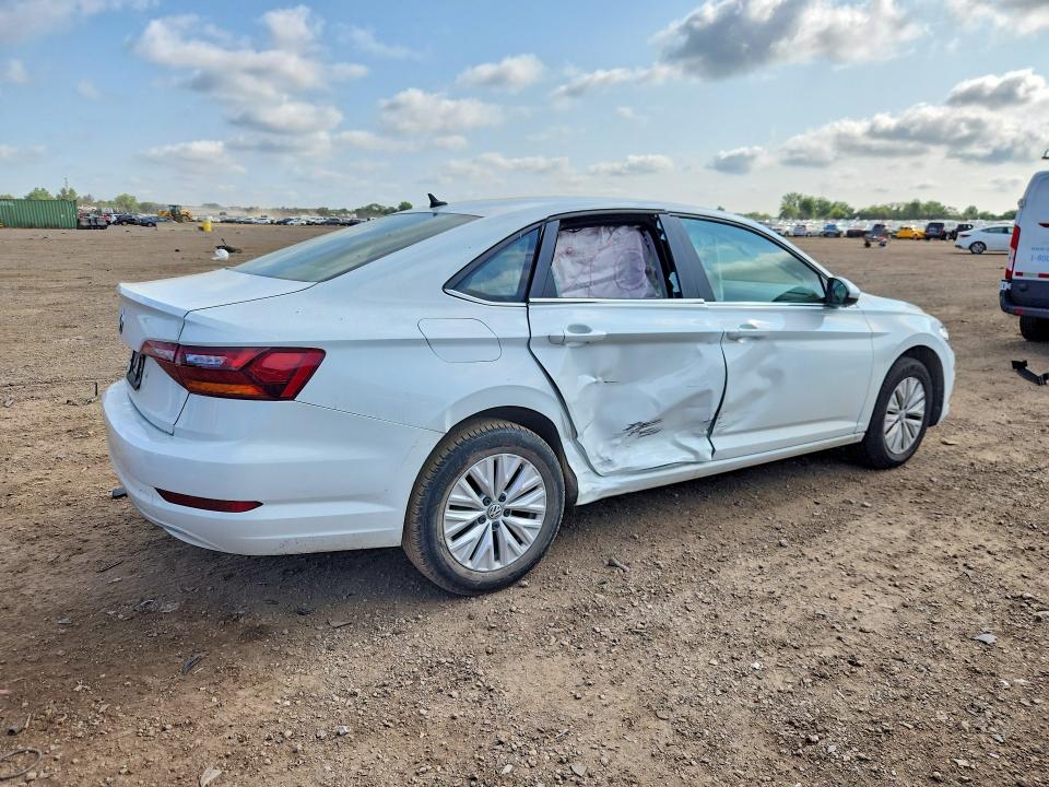 Photo 3 from auction – 2019 VOLKSWAGEN JETTA with VIN 3VWC57BU9KM273605