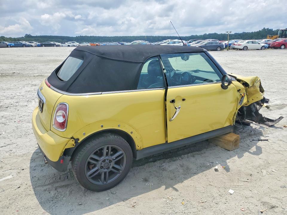 Photo 3 from auction – 2011 MINI COOPER with VIN WMWZN3C59BT132724
