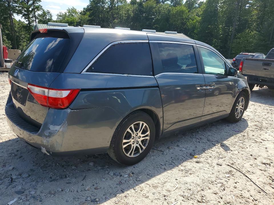 Photo 3 from auction – 2013 HONDA ODYSSEY with VIN 5FNRL5H63DB025793