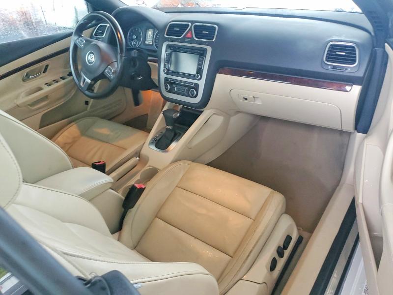Photo 8 from auction – 2010 VOLKSWAGEN EOS with VIN WVWFA7AH7AV011795