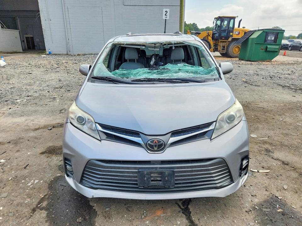 Photo 5 from auction – 2018 TOYOTA SIENNA with VIN 5TDYZ3DC7JS928479