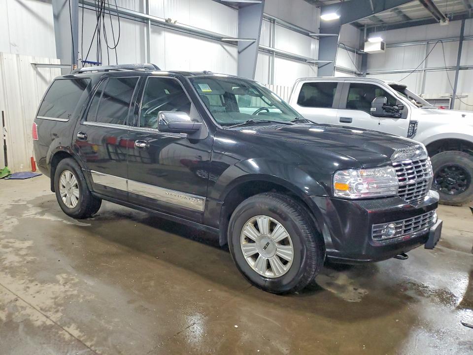 Photo 4 from auction – 2014 LINCOLN NAVIGATOR with VIN 5LMJJ2J59EEL02591