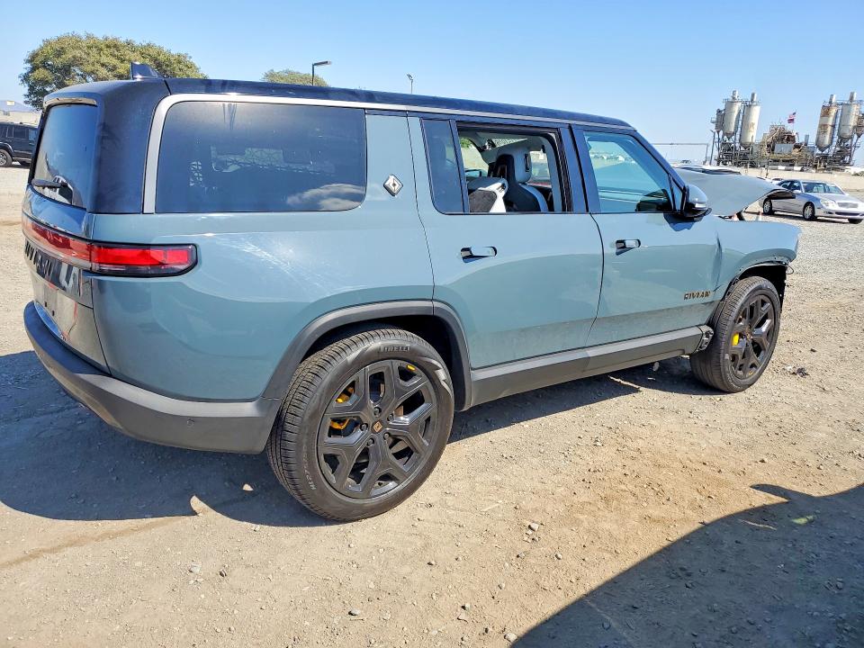 Photo 3 from auction – 2025 RIVIAN R1S with VIN 7PDSGCBPXSN062987