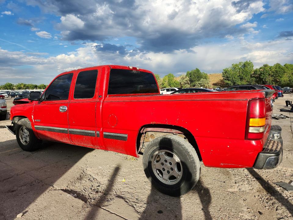 Photo 2 from auction – 2001 CHEVROLET SILVERADO with VIN 2GCEC19T811205751