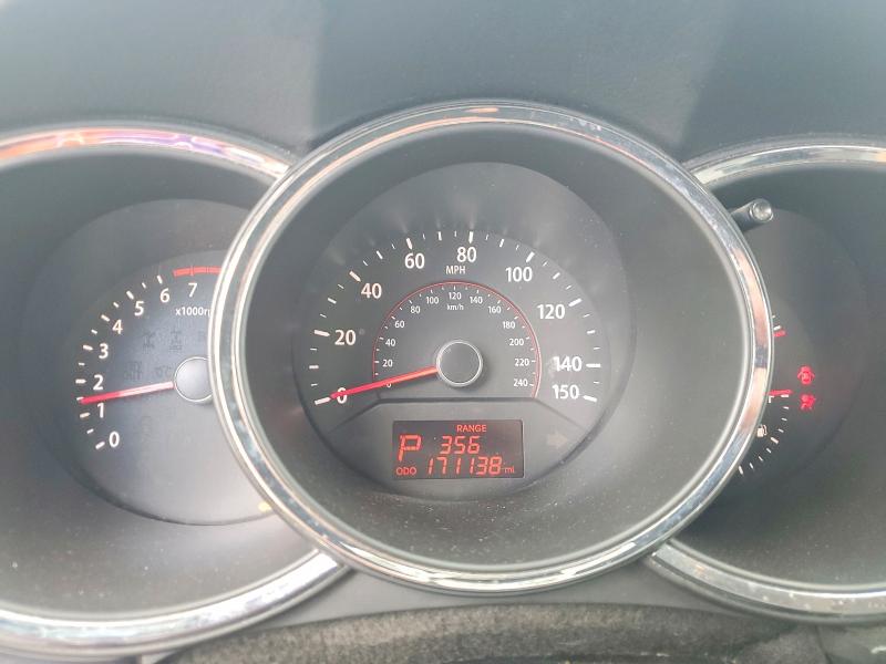 Photo 9 from auction – 2011 KIA SORENTO with VIN 5XYKT4A14BG089230