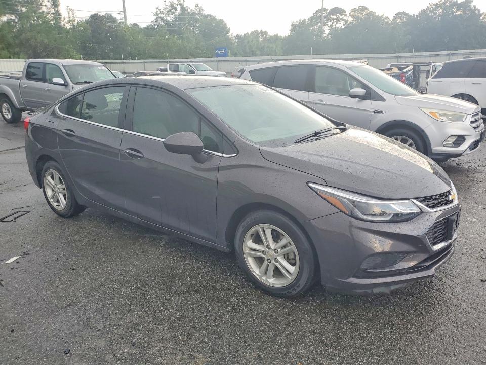 Photo 4 from auction – 2017 CHEVROLET CRUZE with VIN 1G1BE5SM3H7203435