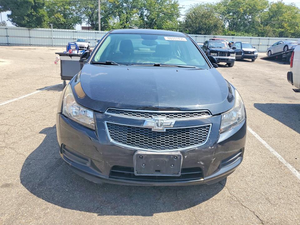 Photo 5 from auction – 2014 CHEVROLET CRUZE with VIN 1G1PC5SB3E7357343