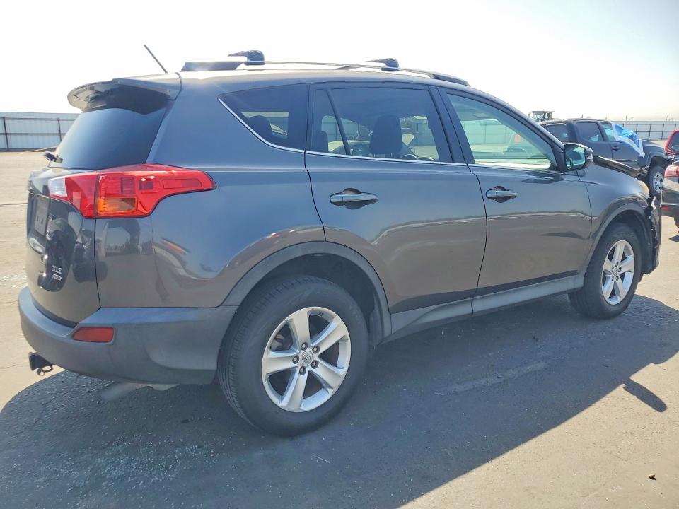 Photo 3 from auction – 2013 TOYOTA RAV4 with VIN 2T3RFREV2DW090588