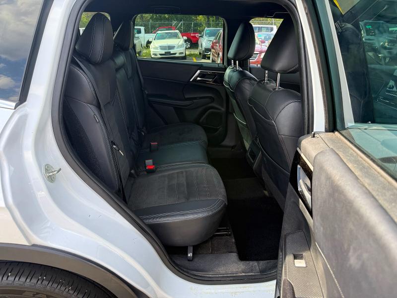 Photo 6 from auction – 2023 MITSUBISHI OUTLANDER with VIN JA4J4UA87PZ039902