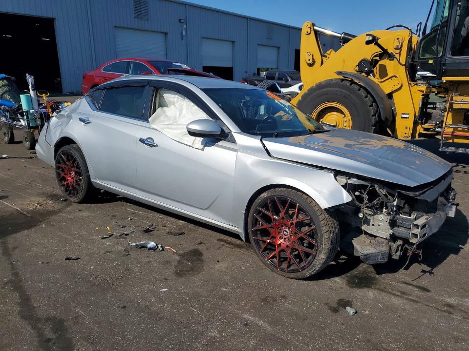 Photo 4 from auction – 2019 NISSAN ALTIMA with VIN 1N4BL4BVXKN317487