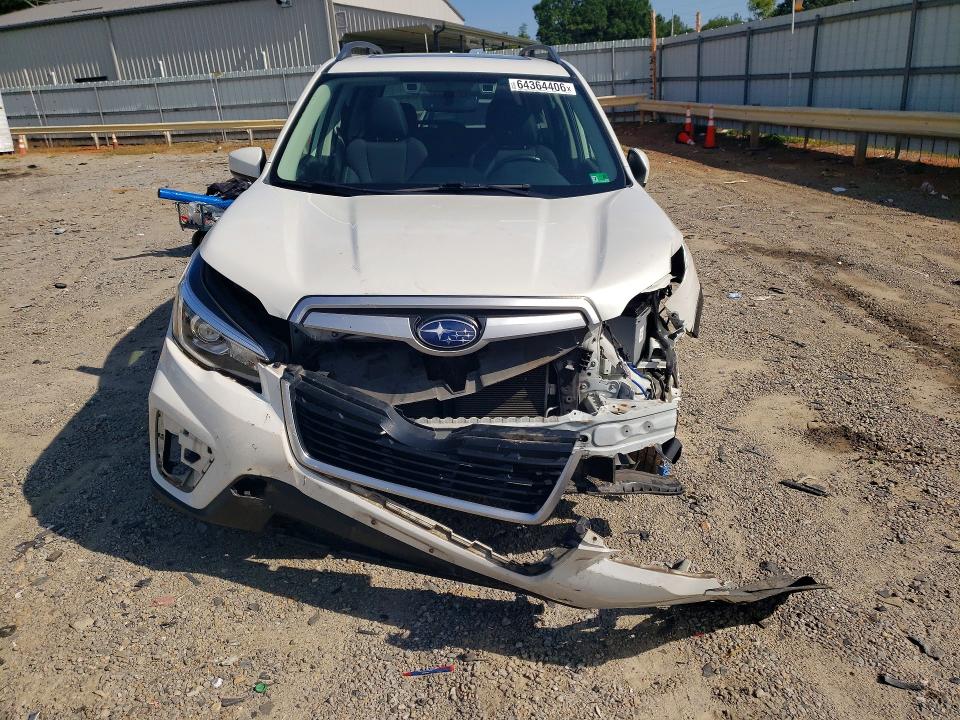 Photo 5 from auction – 2019 SUBARU FORESTER with VIN JF2SKAEC0KH420777