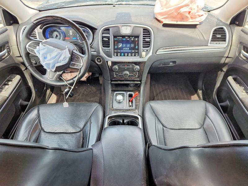Photo 8 from auction – 2017 CHRYSLER 300C with VIN 2C3CCAEGXHH540239