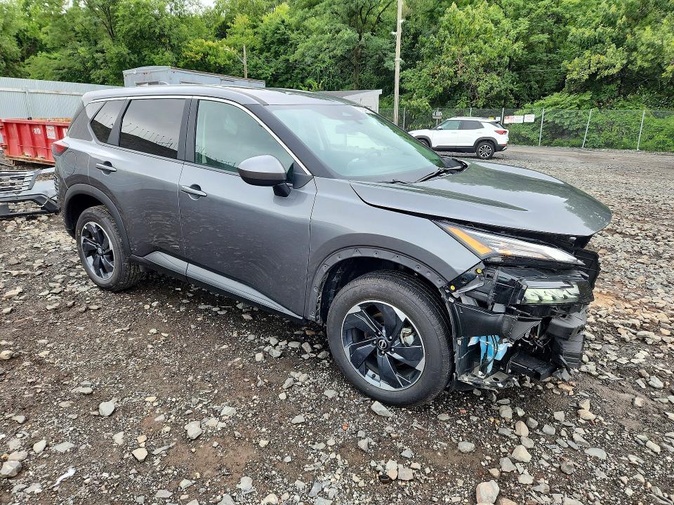 Photo 4 from auction – 2026 NISSAN ROGUE with VIN 5N1BT3BB5TC682923
