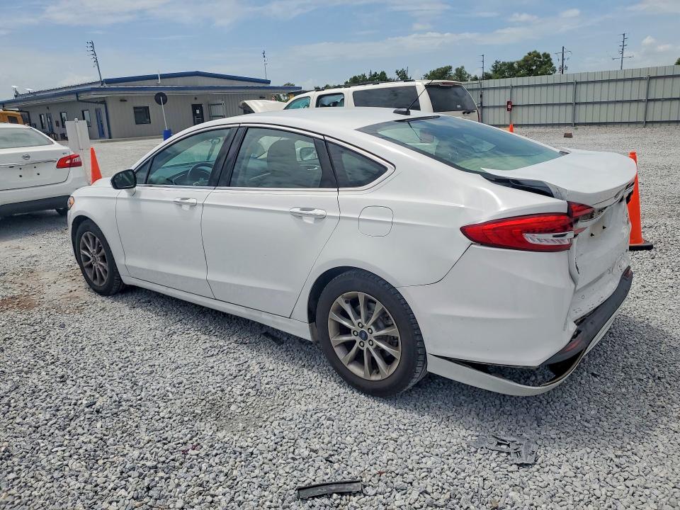 Photo 2 from auction – 2017 FORD FUSION with VIN 3FA6P0HD5HR184575