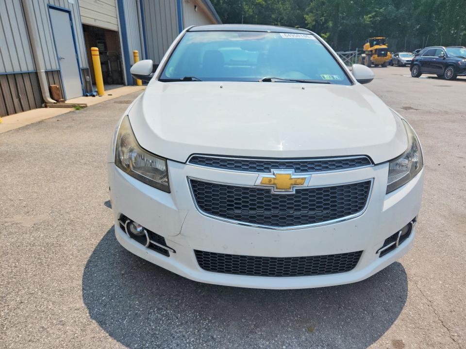 Photo 5 from auction – 2014 CHEVROLET CRUZE with VIN 1G1PE5SB3E7322358