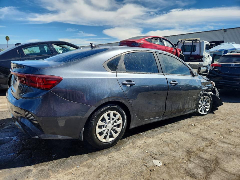 Photo 3 from auction – 2023 KIA FORTE with VIN 3KPF24AD5PE633494