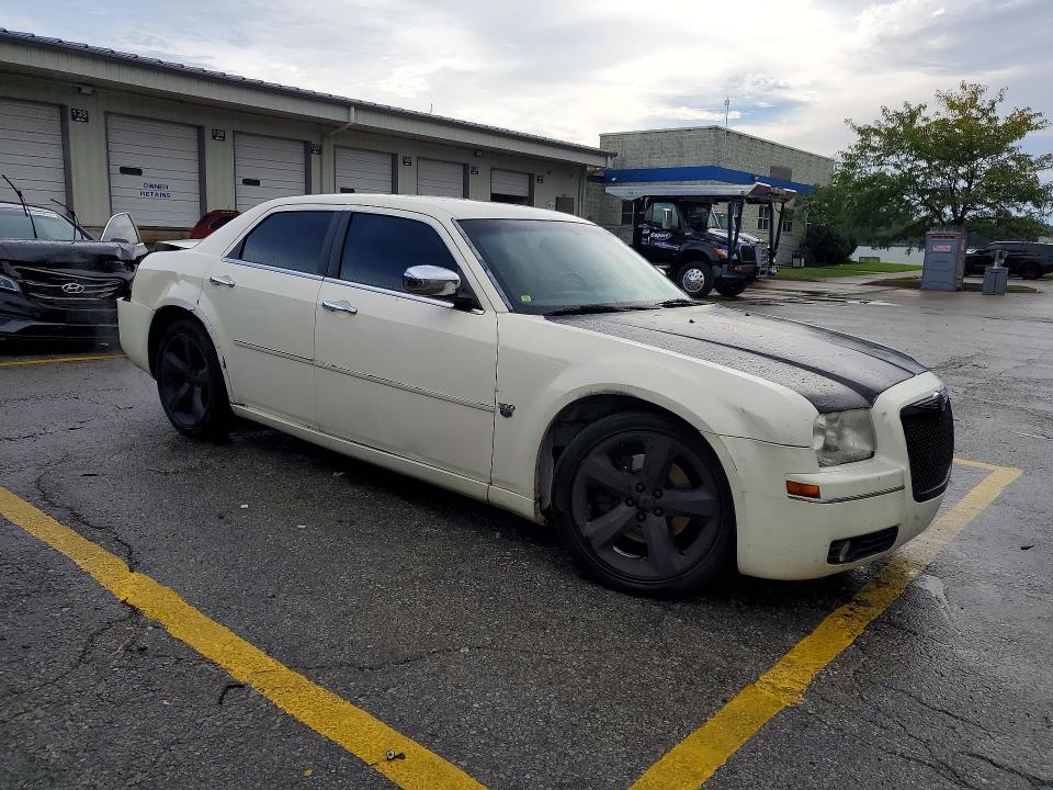 Photo 4 from auction – 2007 CHRYSLER 300C with VIN 2C3KA63H37H811327