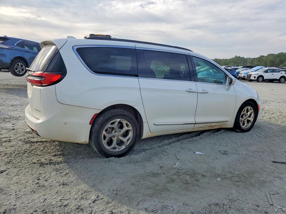 Photo 3 from auction – 2022 CHRYSLER PACIFICA with VIN 2C4RC1GG1NR110415