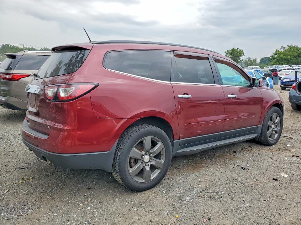 Photo 3 from auction – 2017 CHEVROLET TRAVERSE with VIN 1GNKVHKD2HJ174853