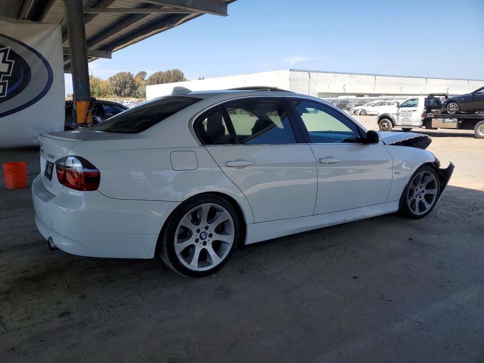 Zdjęcie 3 z aukcji – 2008 BMW 335 z VIN WBAVB77528NH78454