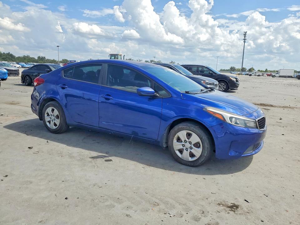 Photo 4 from auction – 2018 KIA FORTE with VIN 3KPFK4A70JE213563
