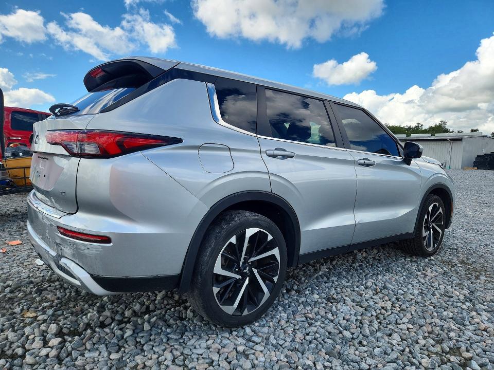 Photo 3 from auction – 2024 MITSUBISHI OUTLANDER with VIN JA4J3VA85RZ040347