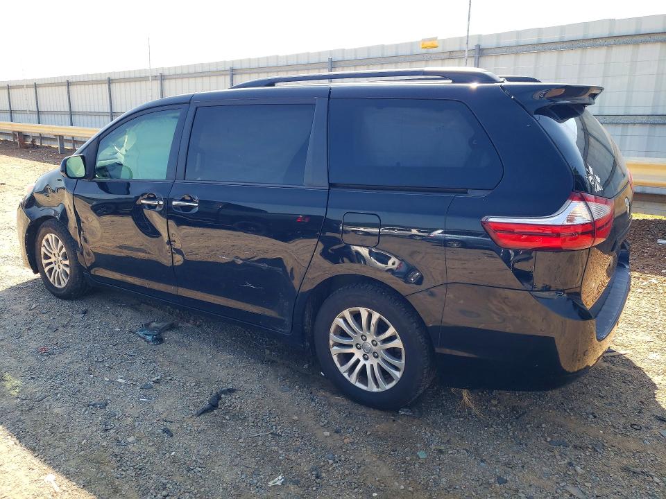 Photo 2 from auction – 2017 TOYOTA SIENNA with VIN 5TDYZ3DC1HS826525