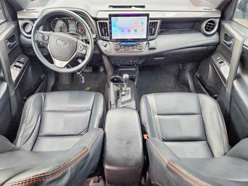 Photo 8 from auction – 2018 TOYOTA RAV4 with VIN 2T3JFREVXJW746447