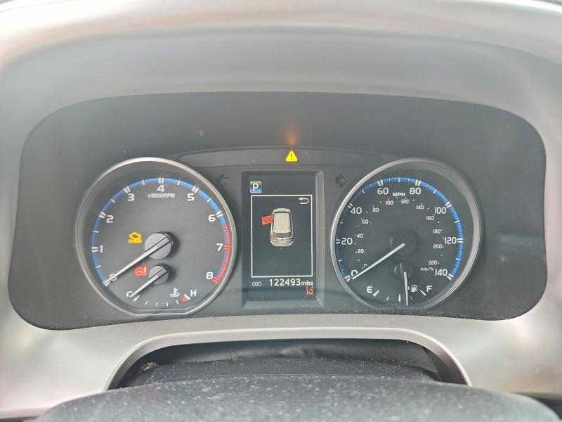 Photo 9 from auction – 2017 TOYOTA RAV4 with VIN JTMZFREV4HJ127399