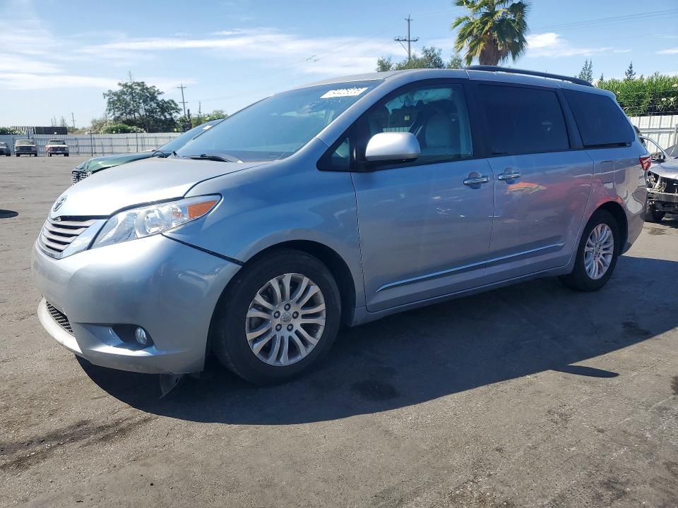 2016 TOYOTA SIENNA - Търг №64425206