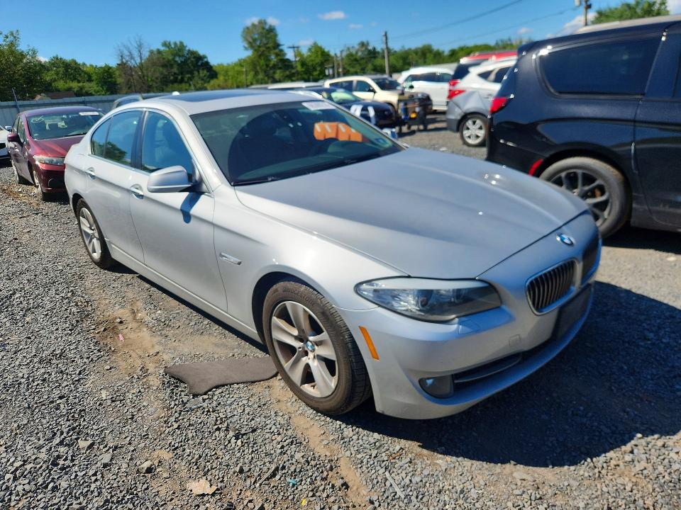 Photo 4 from auction – 2011 BMW 528 with VIN WBAFR1C51BDS35464