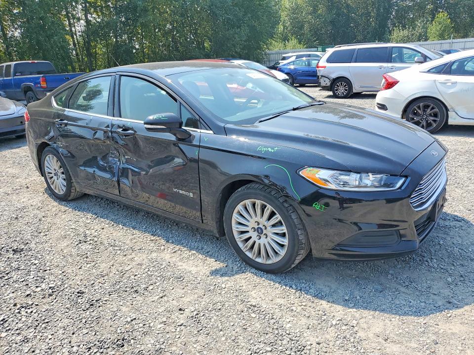 Photo 4 from auction – 2016 FORD FUSION with VIN 3FA6P0LUXGR343158