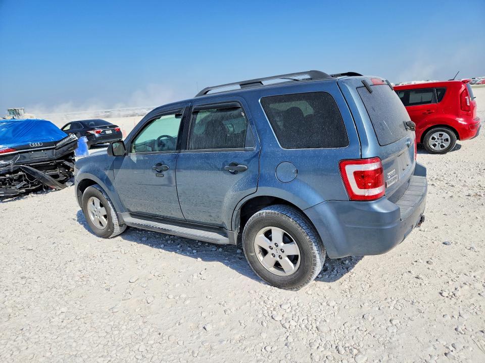 Photo 2 from auction – 2011 FORD ESCAPE with VIN 1FMCU0DG3BKA14311