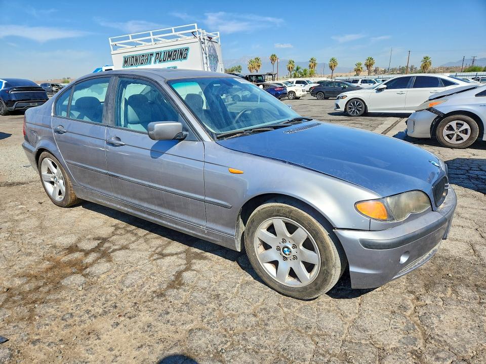 Photo 4 from auction – 2004 BMW 325 with VIN WBAET37414NJ46095