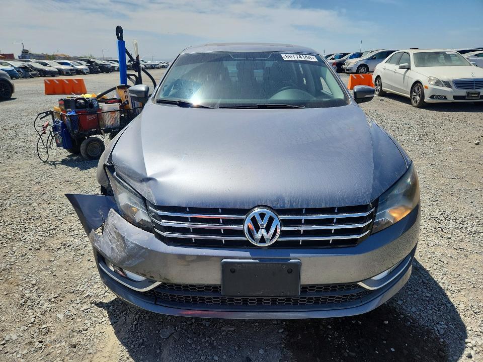 Photo 5 from auction – 2012 VOLKSWAGEN PASSAT with VIN 1VWCM7A38CC104898