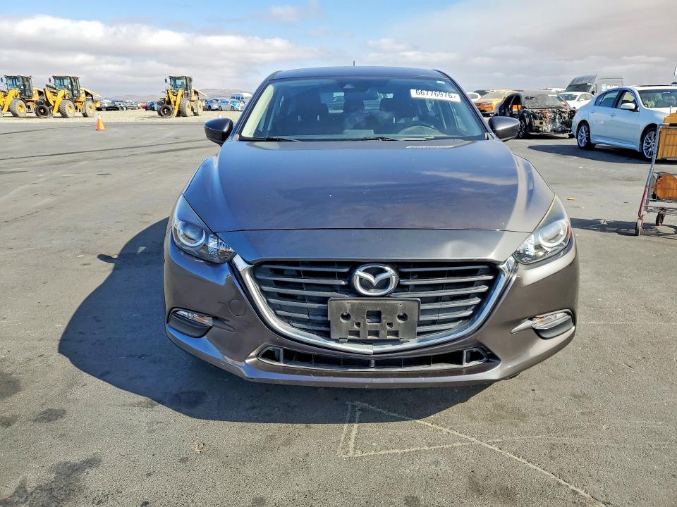 Foto 5 de la subasta – 2018 MAZDA 3 con VIN 3MZBN1K75JM203584