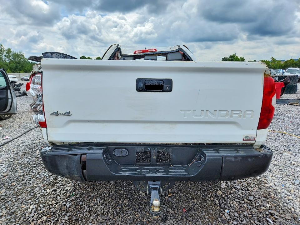 Photo 6 from auction – 2015 TOYOTA TUNDRA with VIN 5TFUW5F12FX447989