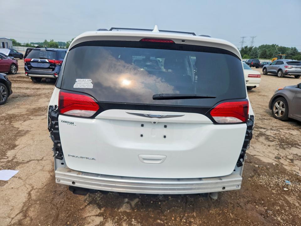 Photo 6 from auction – 2017 CHRYSLER PACIFICA with VIN 2C4RC1BG9HR703290