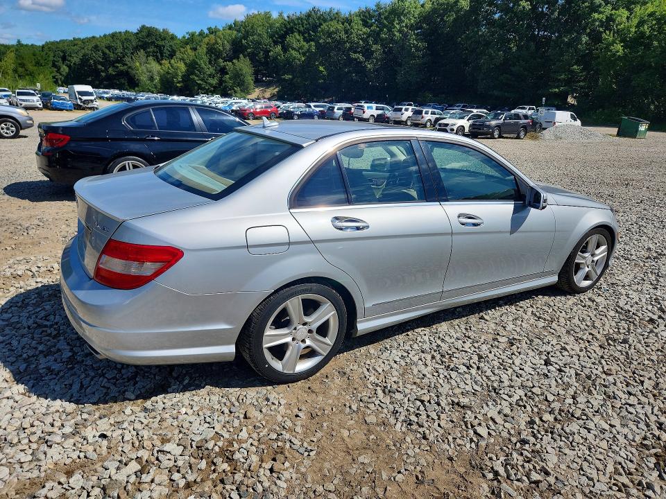 Photo 3 from auction – 2010 MERCEDES-BENZ C with VIN WDDGF8BB9AR126676
