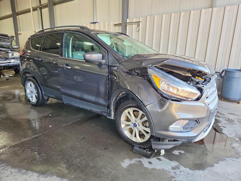 Photo 4 from auction – 2018 FORD ESCAPE with VIN 1FMCU9GD5JUD42824