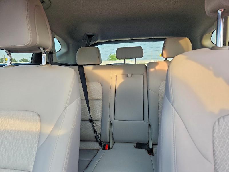 Photo 10 from auction – 2017 HYUNDAI TUCSON with VIN KM8J33A23HU380156