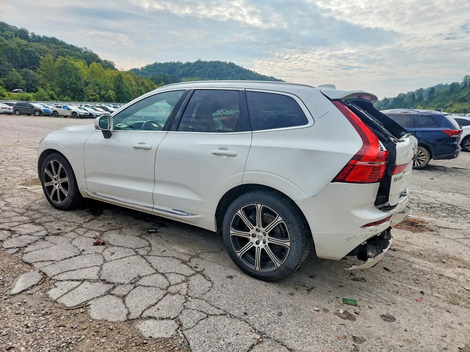 Photo 2 from auction – 2021 VOLVO XC60 with VIN YV4102RL3M1689798