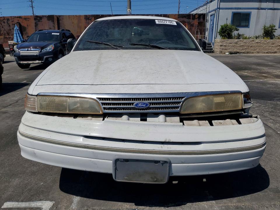 Photo 5 from auction – 1993 FORD CROWN VICTORIA with VIN 2FALP74WXPX134533