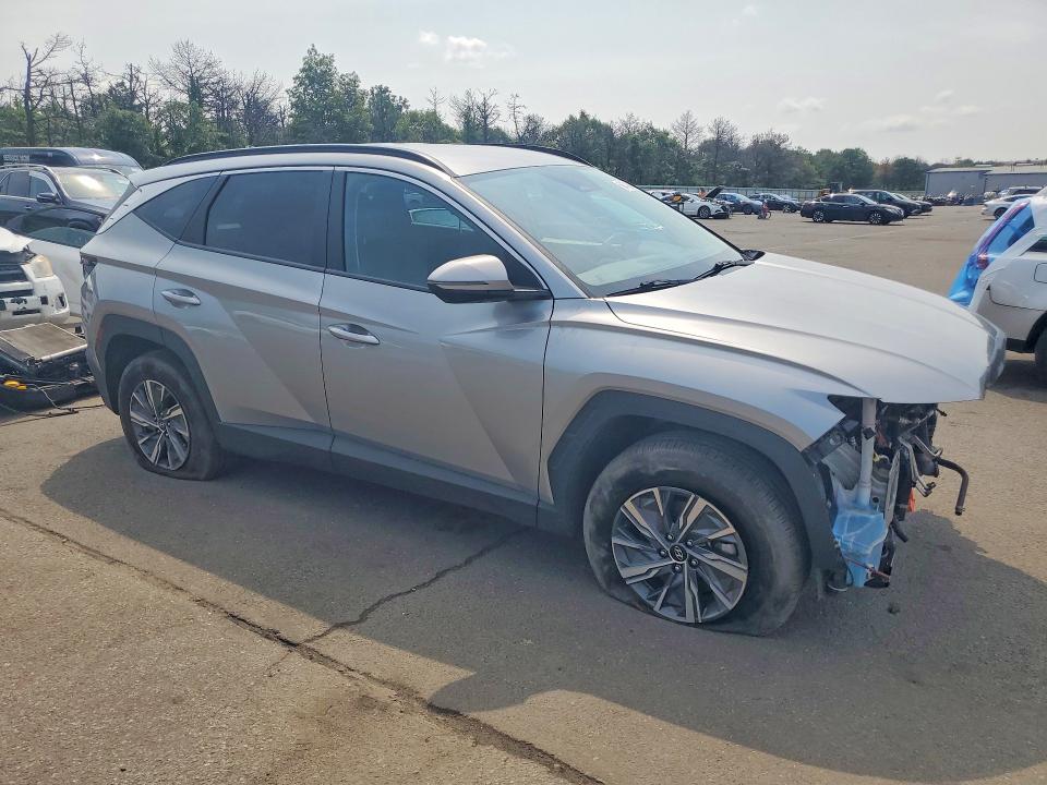 Photo 4 from auction – 2023 HYUNDAI TUCSON with VIN KM8JBCA10PU107622