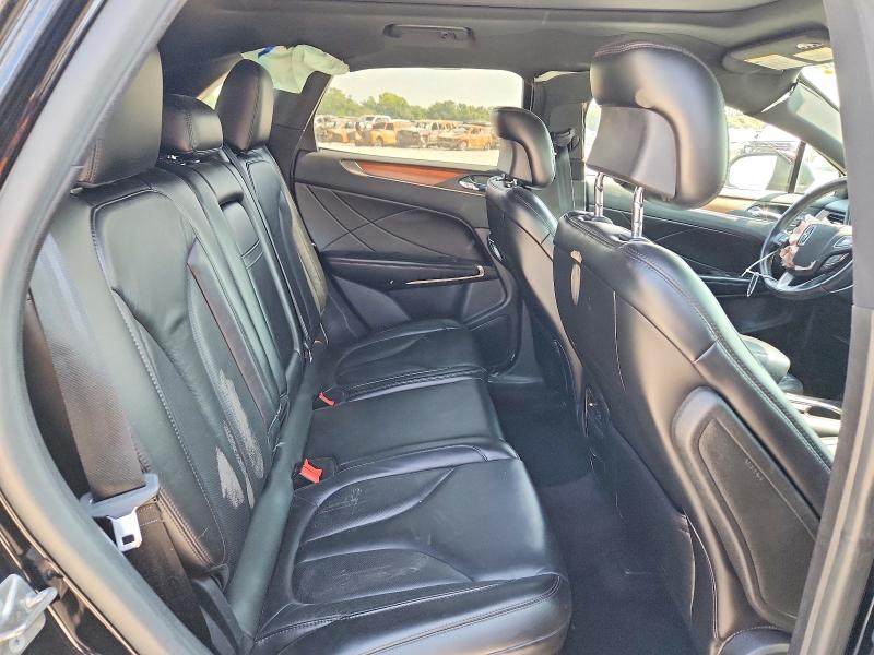 Photo 11 from auction – 2017 LINCOLN MKC with VIN 5LMCJ2D95HUL35489