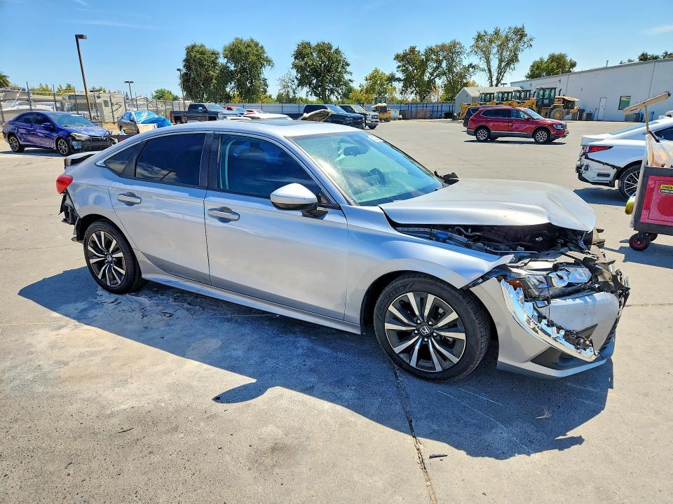 Photo 4 from auction – 2022 HONDA CIVIC with VIN 2HGFE1F78NH312450
